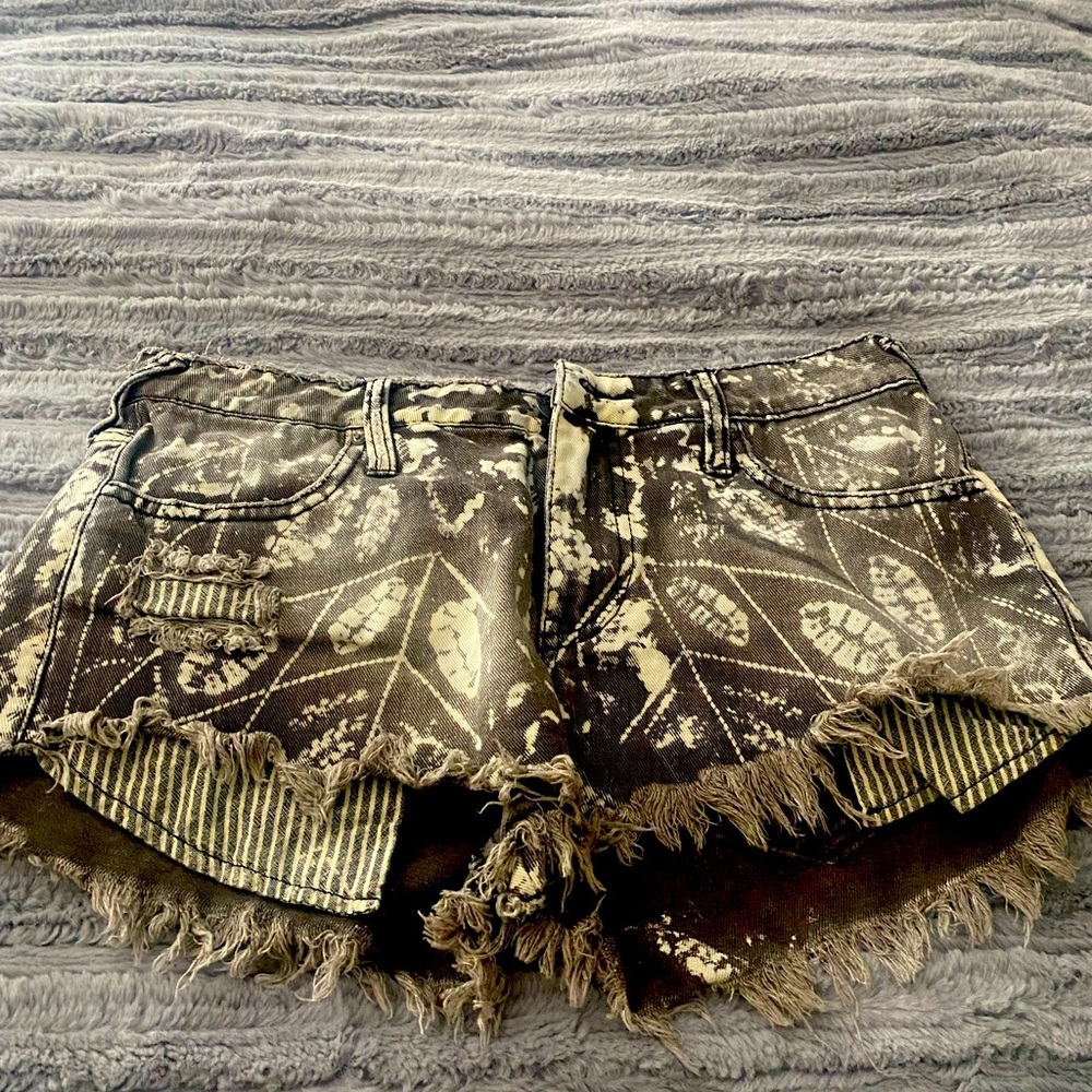 Patterned shorts